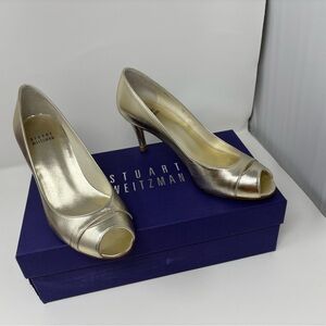 Stuart Weitzman "Forsight" peep-toe heel